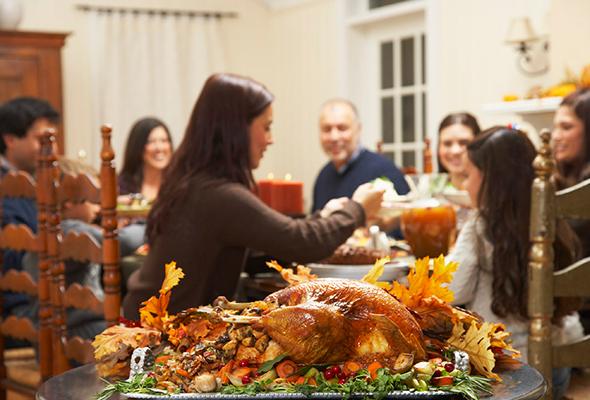 surviving-the-extended-family-holiday-dinner-1-size-3 (1)